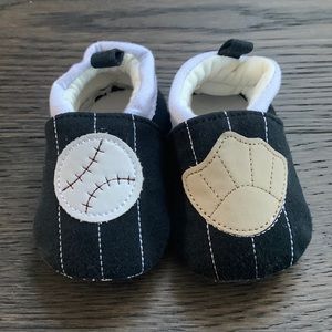 NWOT Sporty Slippers